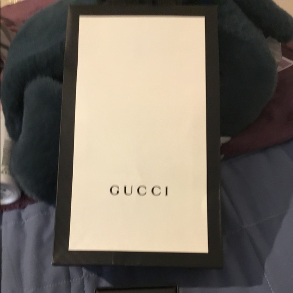 Authentic Gucci Small Jewelry Box & Ribbon - Picture 2 of 9